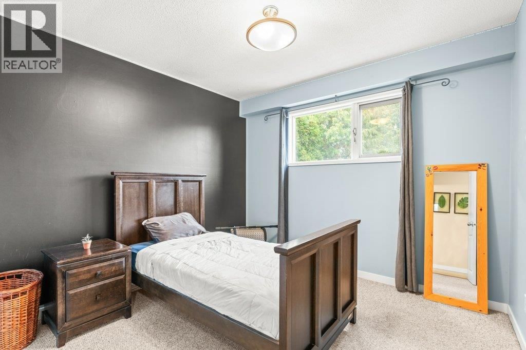 1784 HIGHLAND DRIVE NORTH Image 22