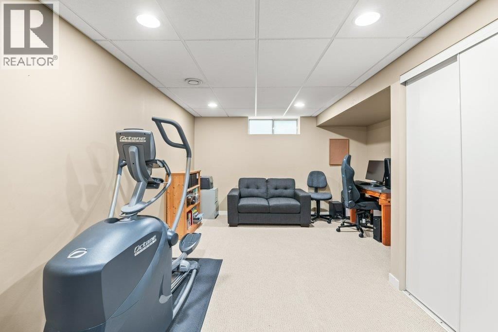 1784 HIGHLAND DRIVE NORTH Image 25