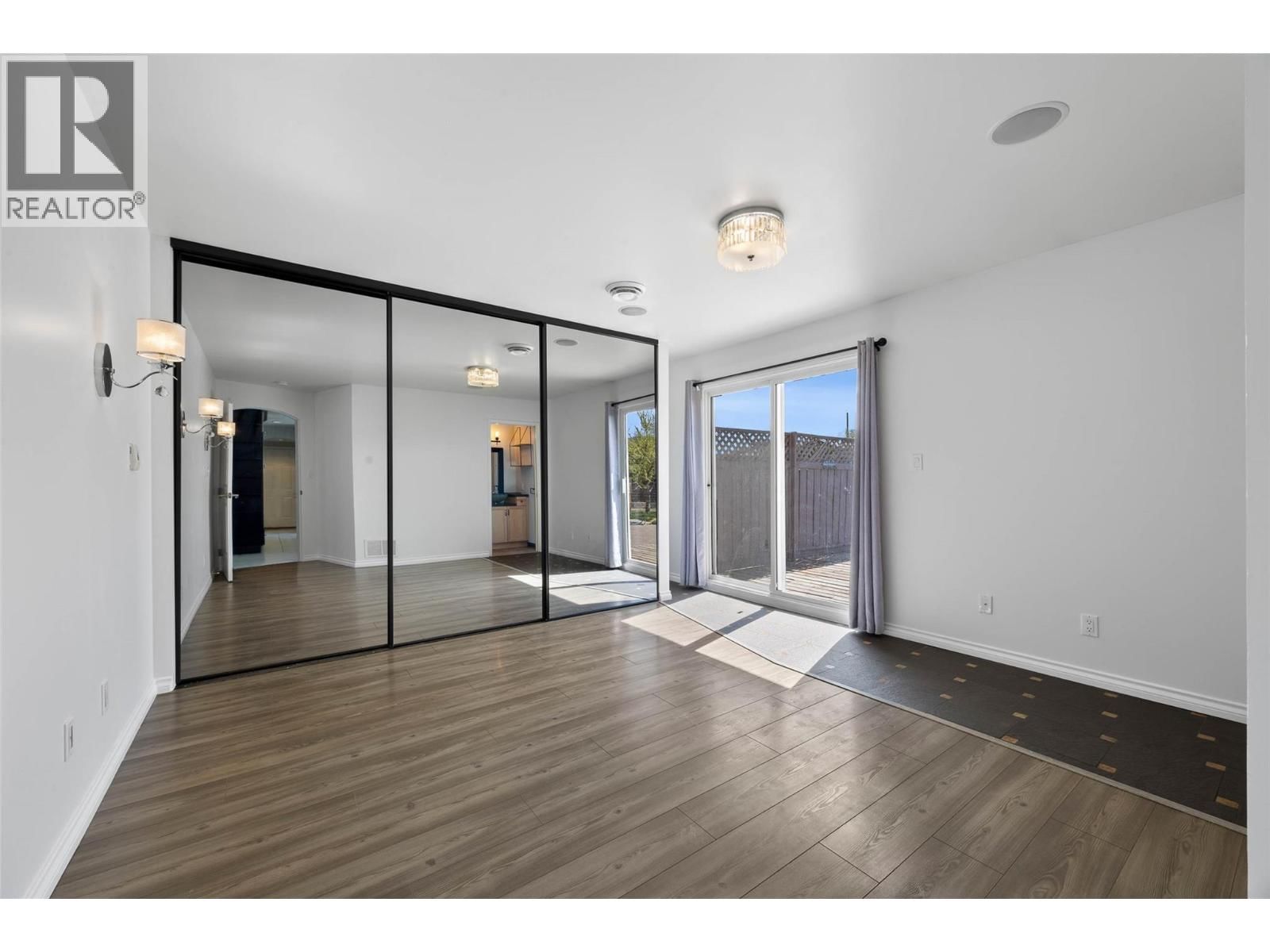 1825 PARKCREST AVENUE Image 14