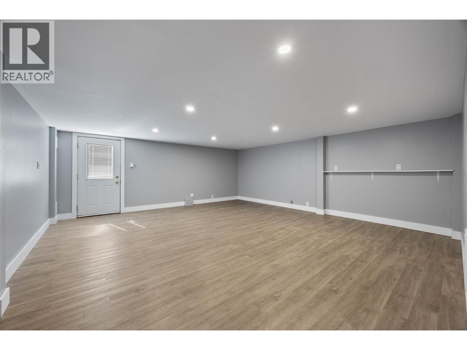 1825 PARKCREST AVENUE Image 20