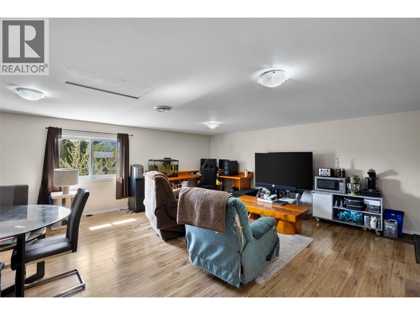 1825 PARKCREST AVENUE Image 28