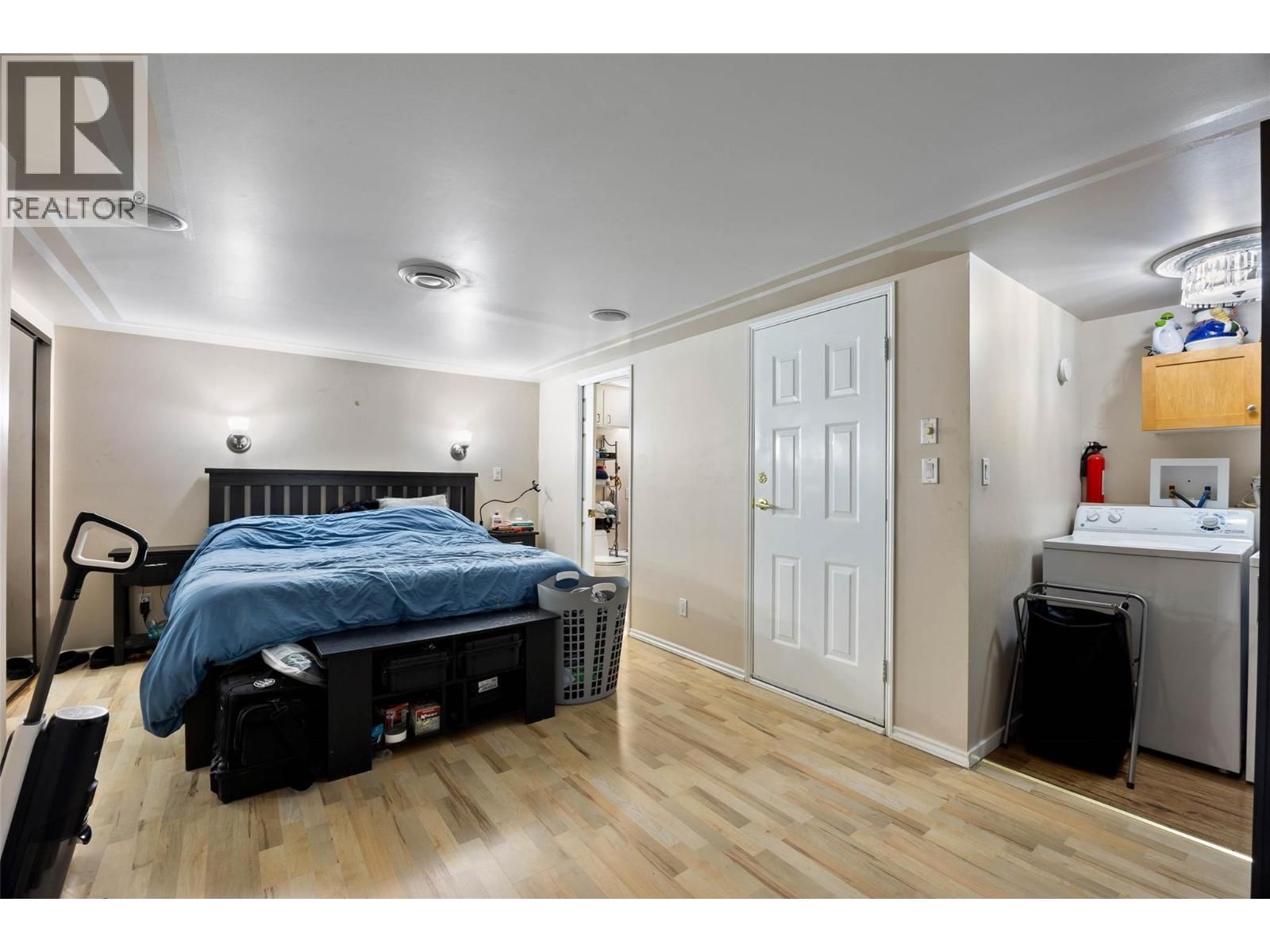 1825 PARKCREST AVENUE Image 29