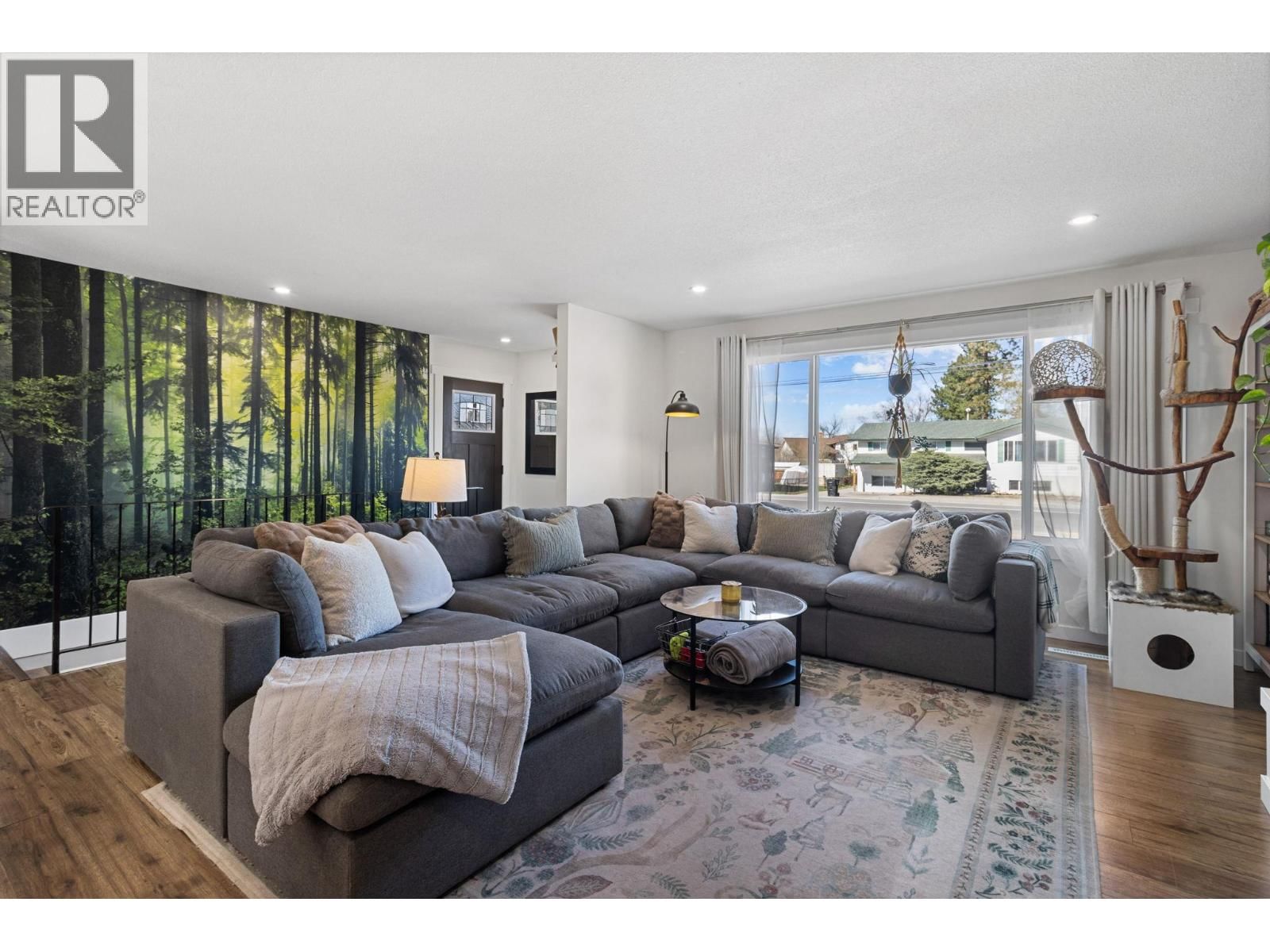 2605 SPRINGFIELD ROAD Image 4