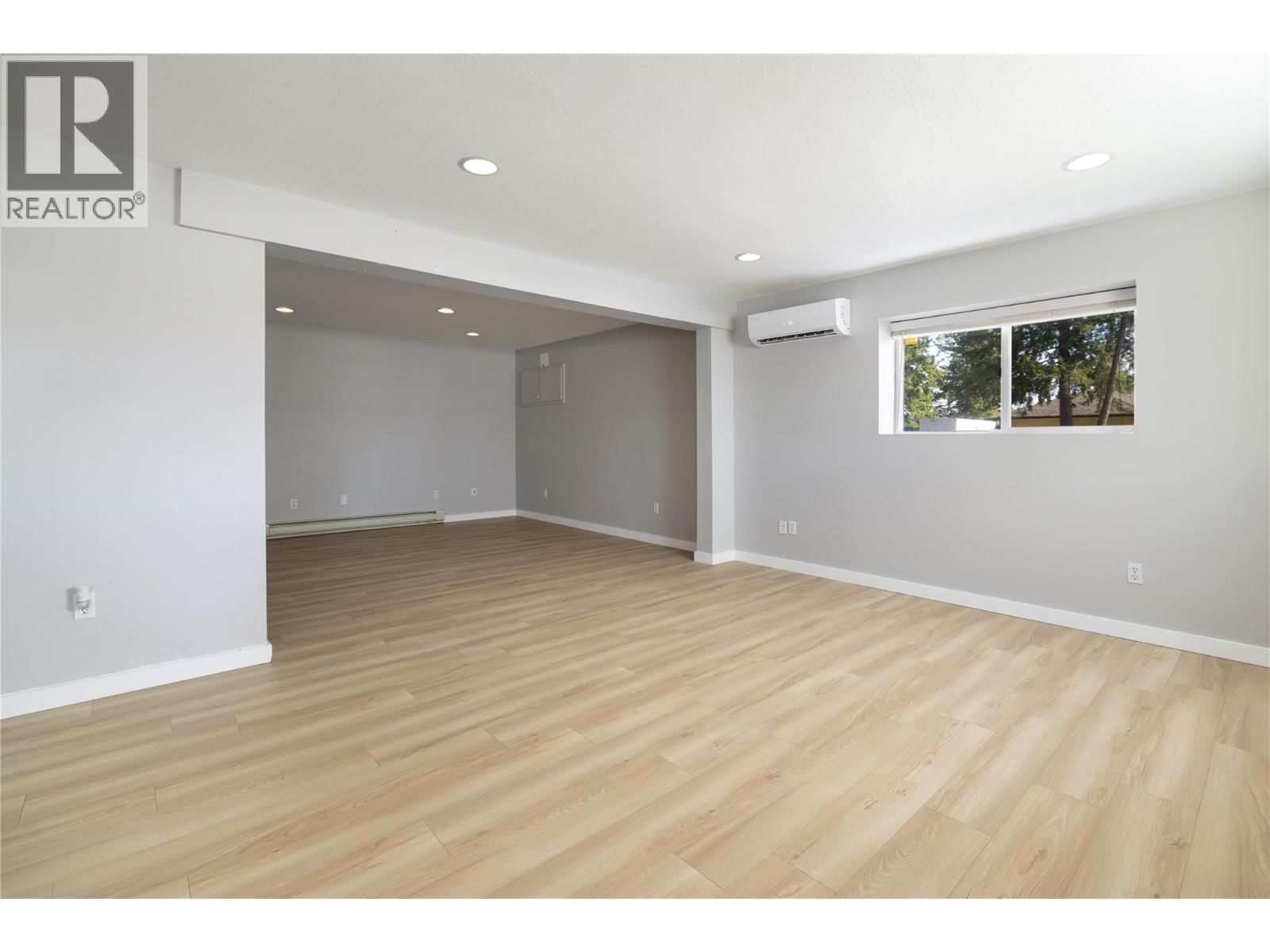 107 CROWN CRESCENT Image 35