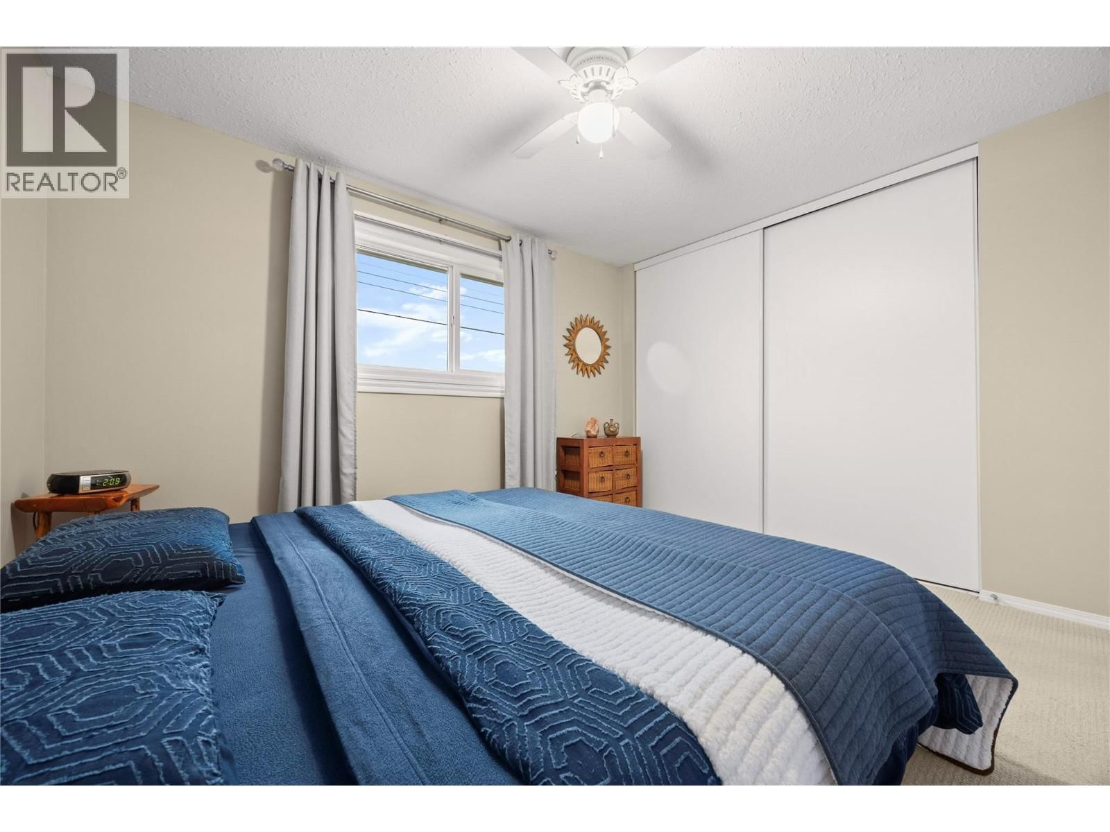 5882 VICTORIA STREET Image 17