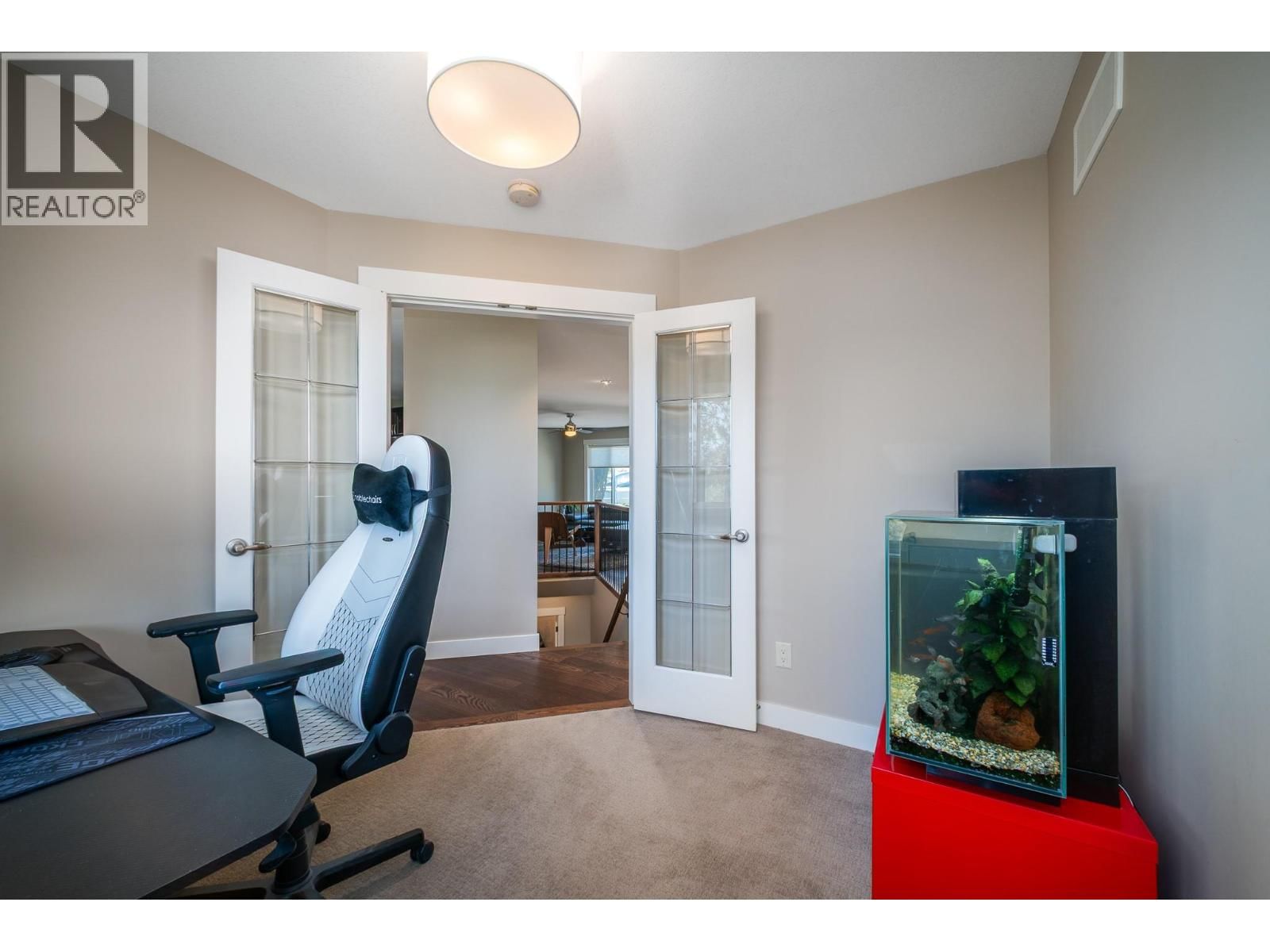 1915 ROSEALEE LANE Image 19