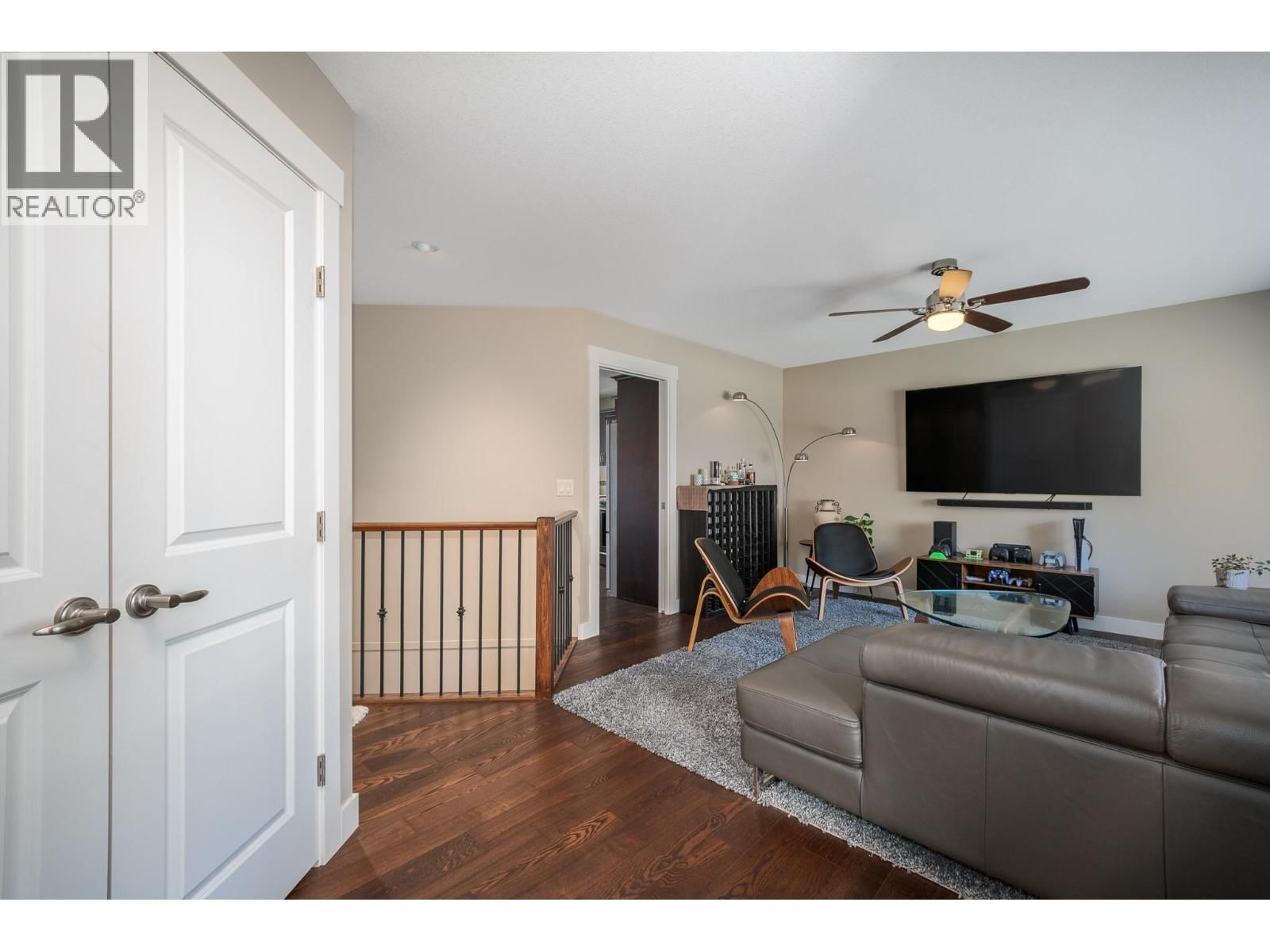 1915 ROSEALEE LANE Image 3