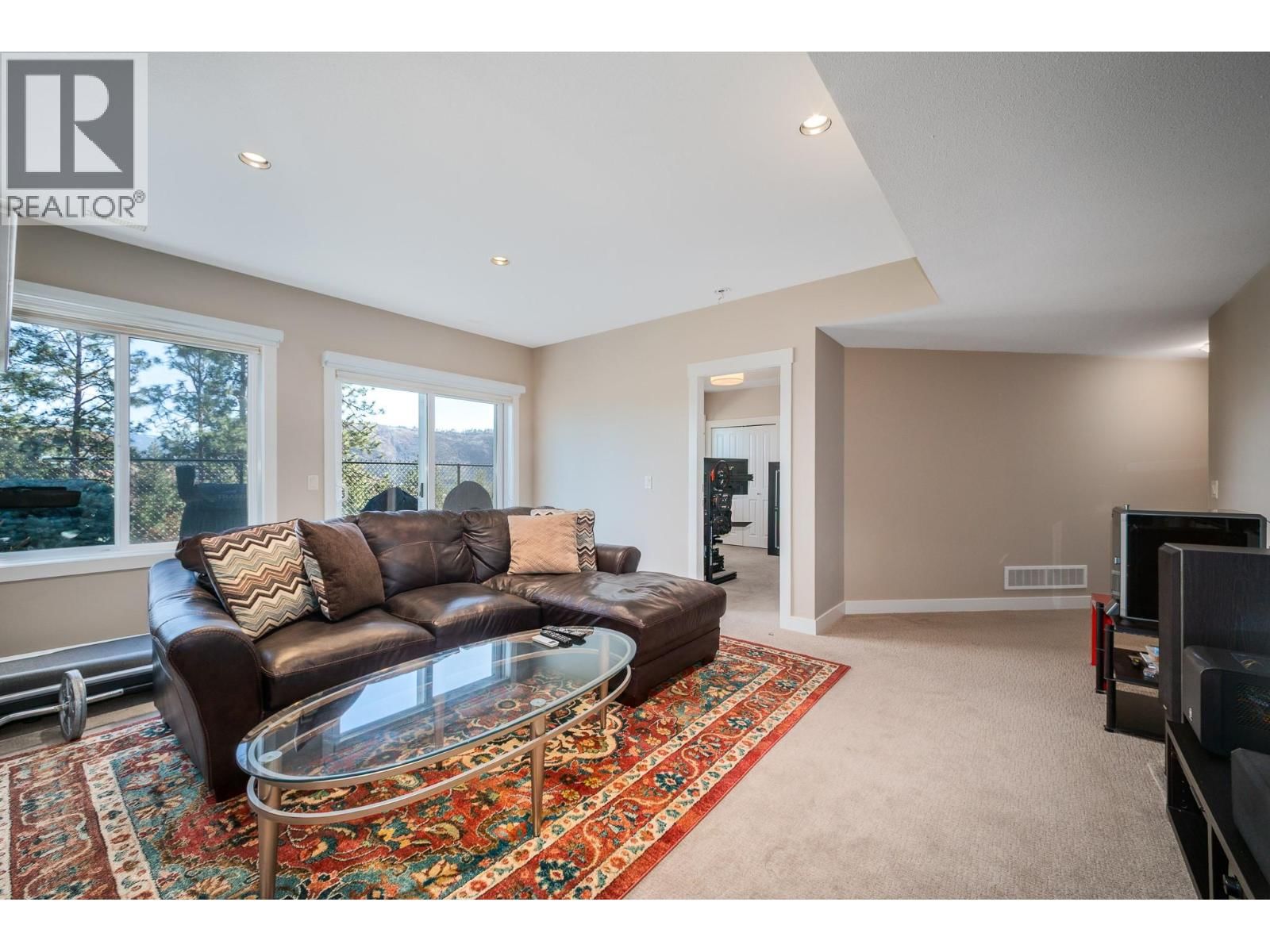 1915 ROSEALEE LANE Image 39