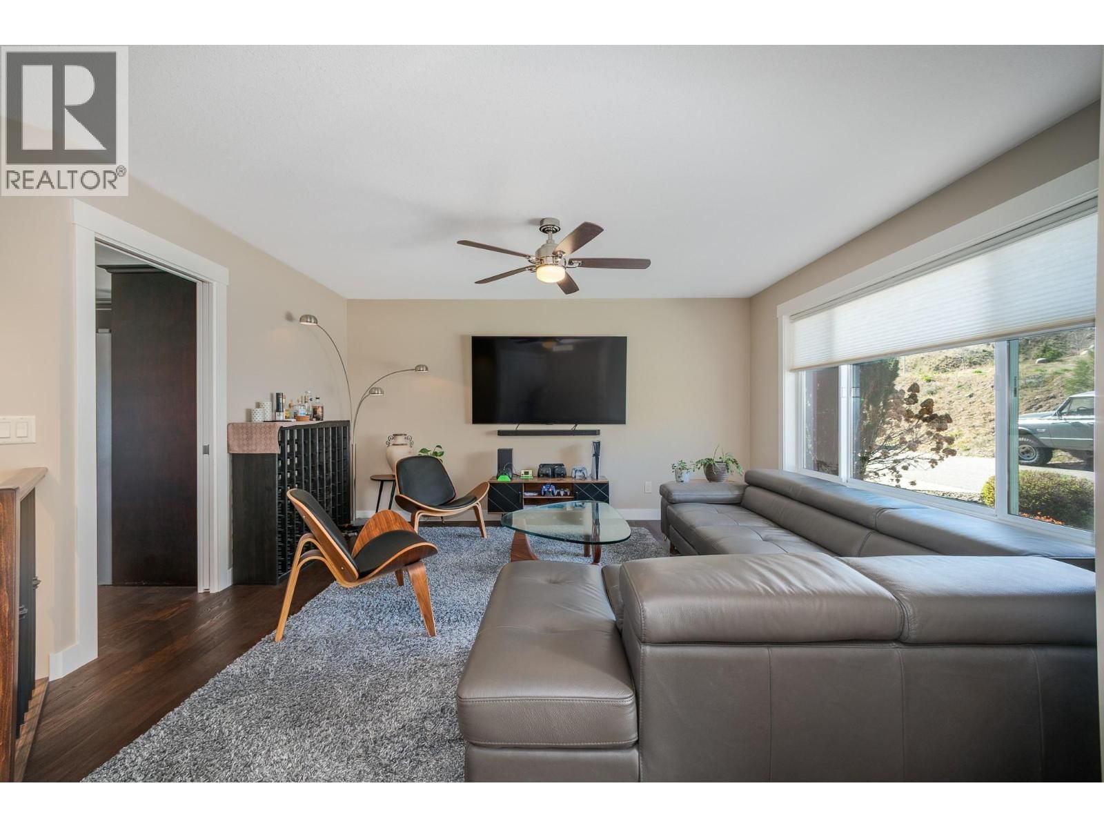 1915 ROSEALEE LANE Image 4