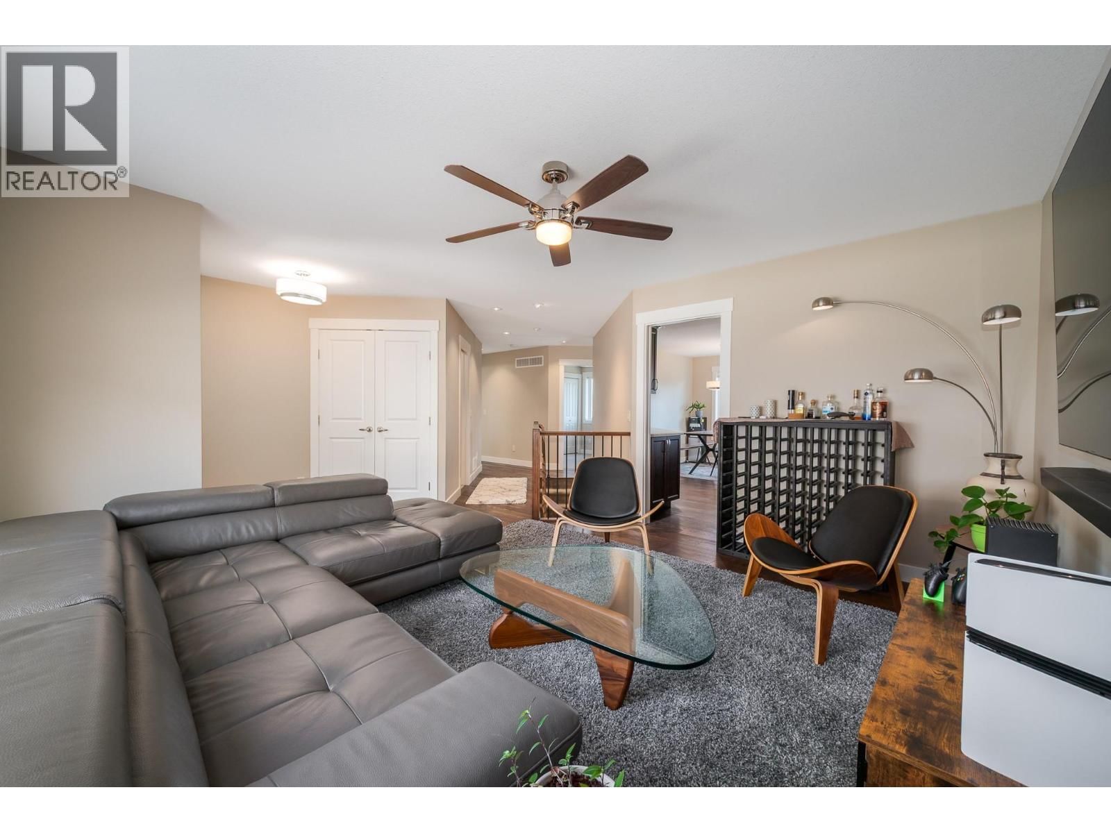 1915 ROSEALEE LANE Image 6