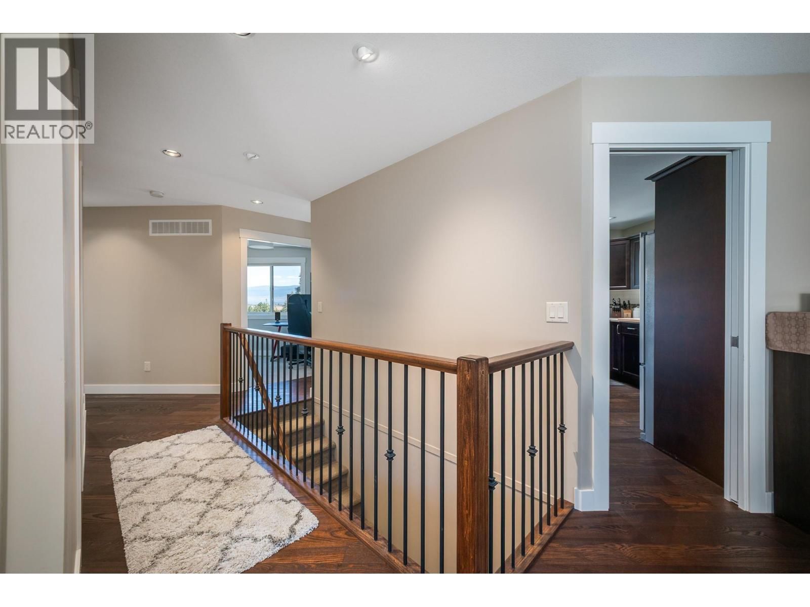 1915 ROSEALEE LANE Image 7