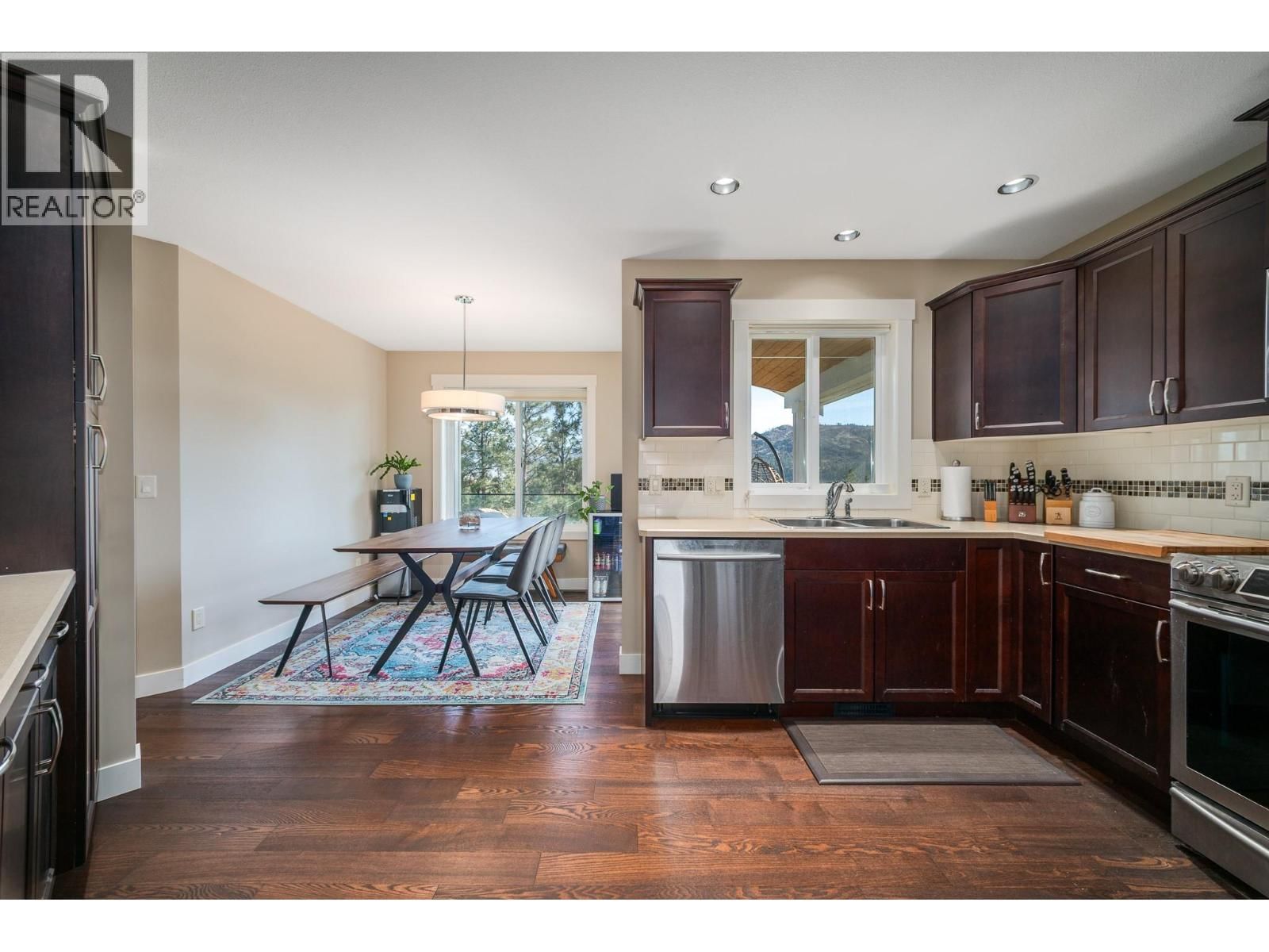 1915 ROSEALEE LANE Image 9