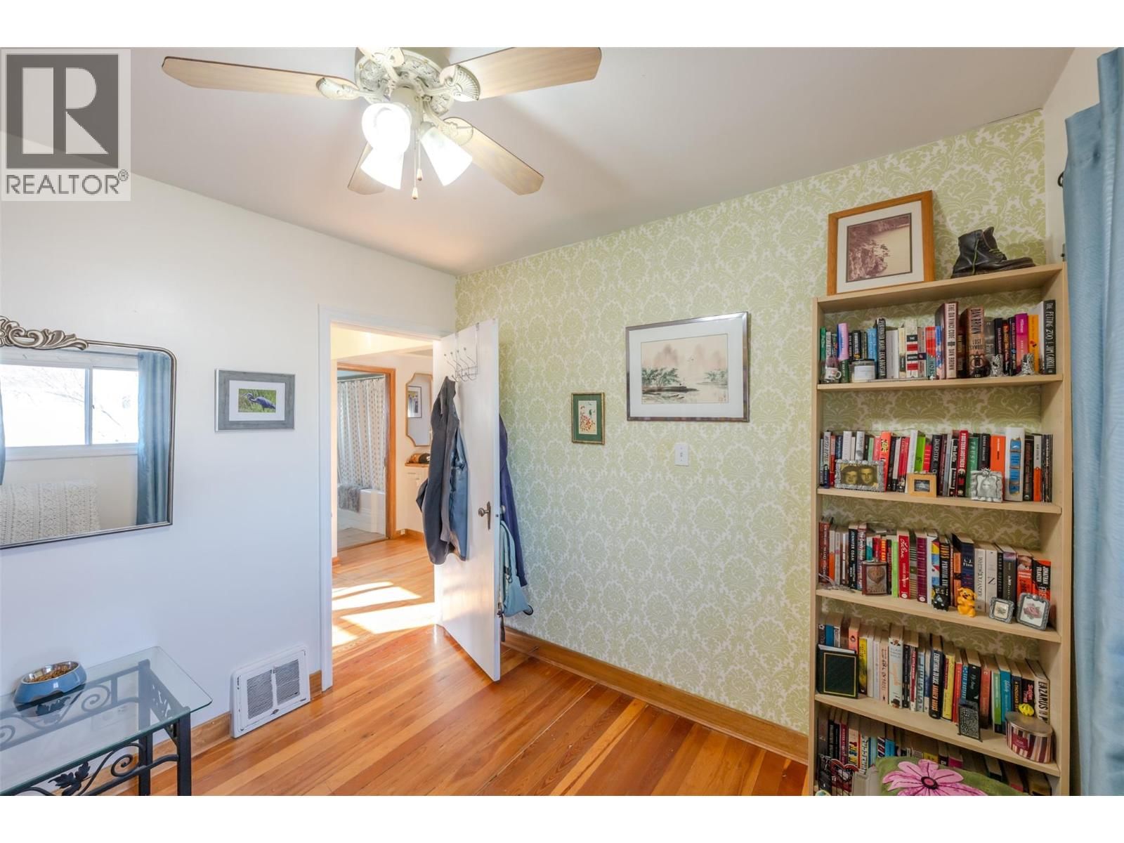 424 PENTICTON AVENUE Image 19