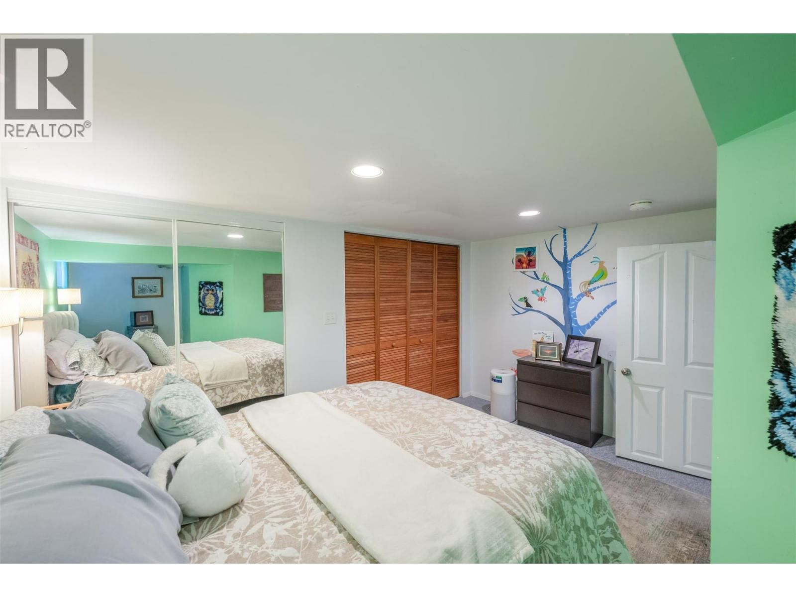 424 PENTICTON AVENUE Image 36