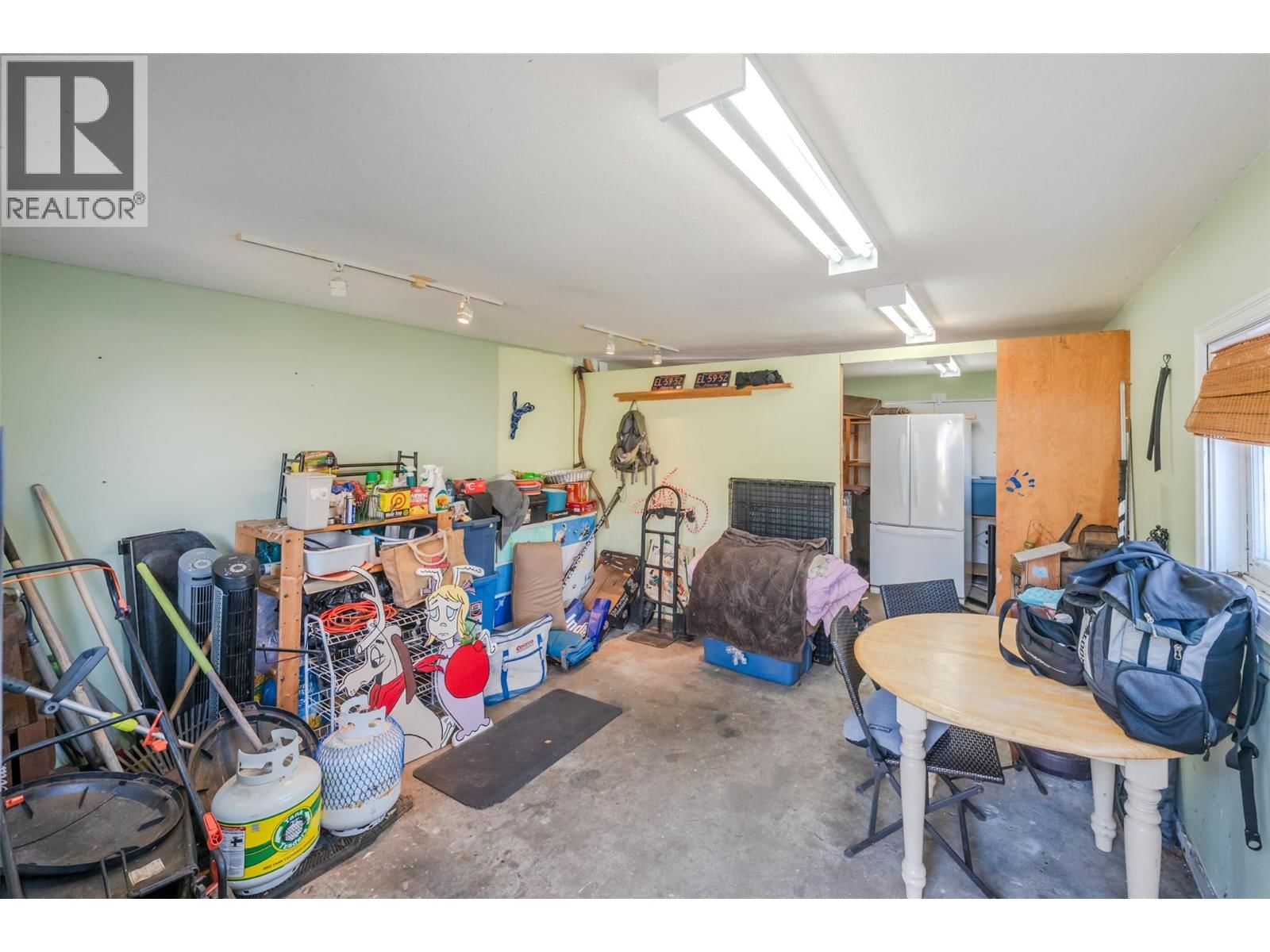 424 PENTICTON AVENUE Image 37