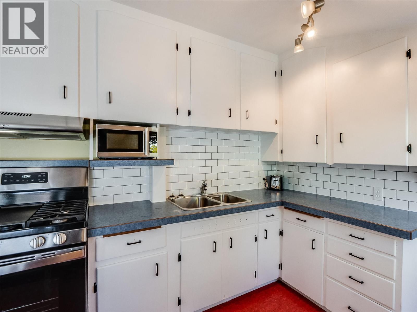 1320 FALLS STREET Image 17