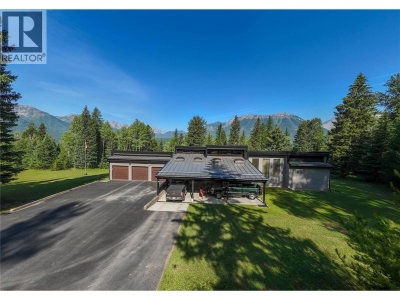 105 Castle Mountain Road | Fernie British Columbia | Slide Image Two