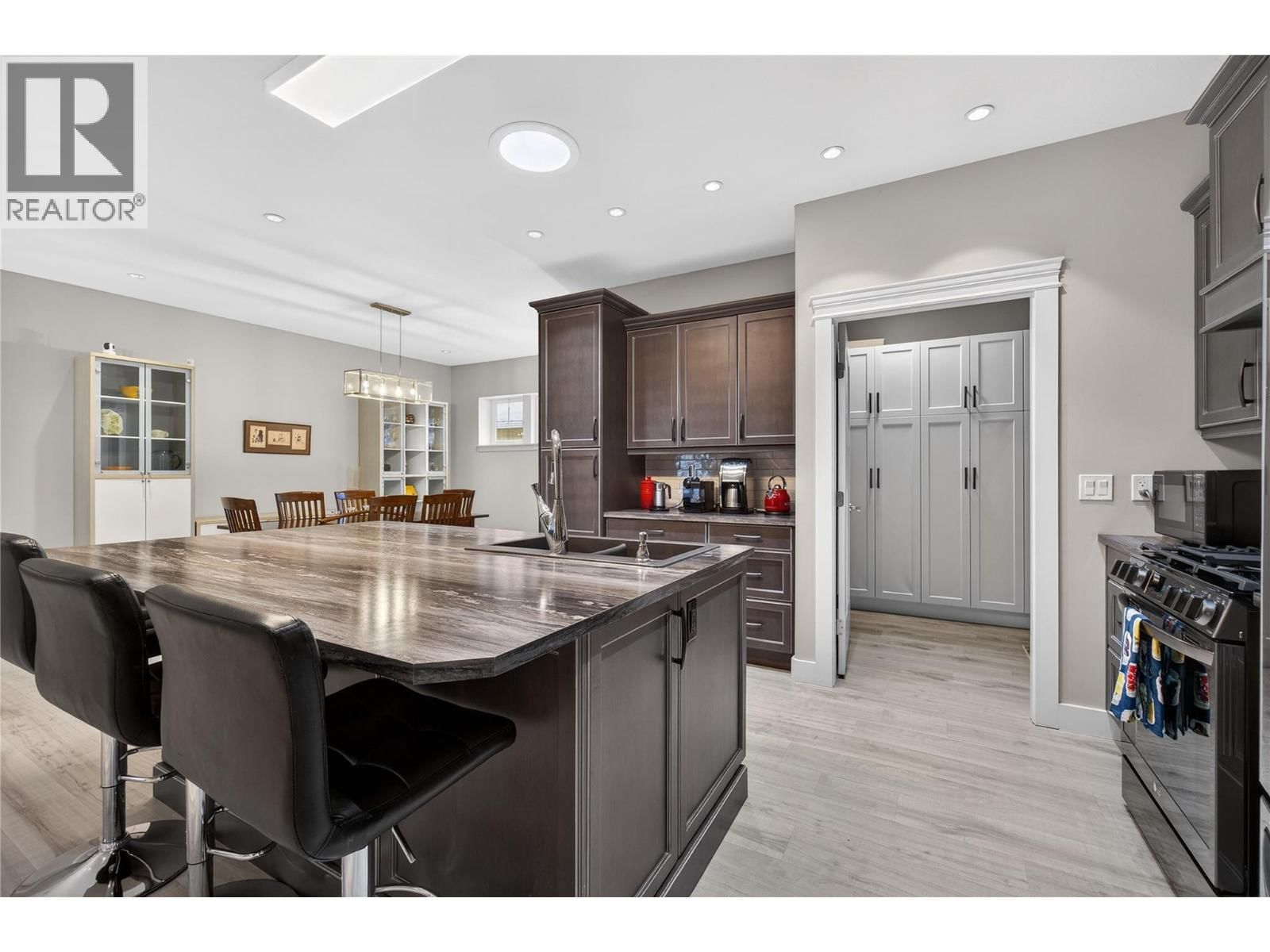 339 HUMMINGBIRD AVENUE Image 10