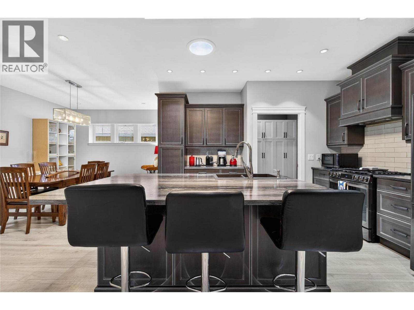 339 HUMMINGBIRD AVENUE Image 11