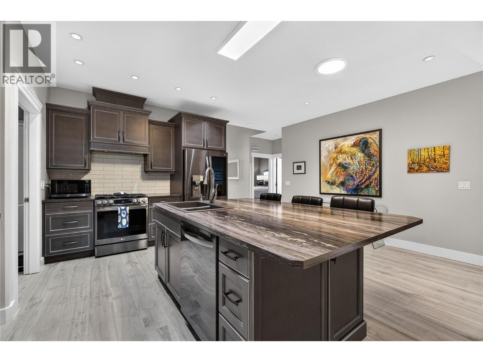 339 HUMMINGBIRD AVENUE Image 14