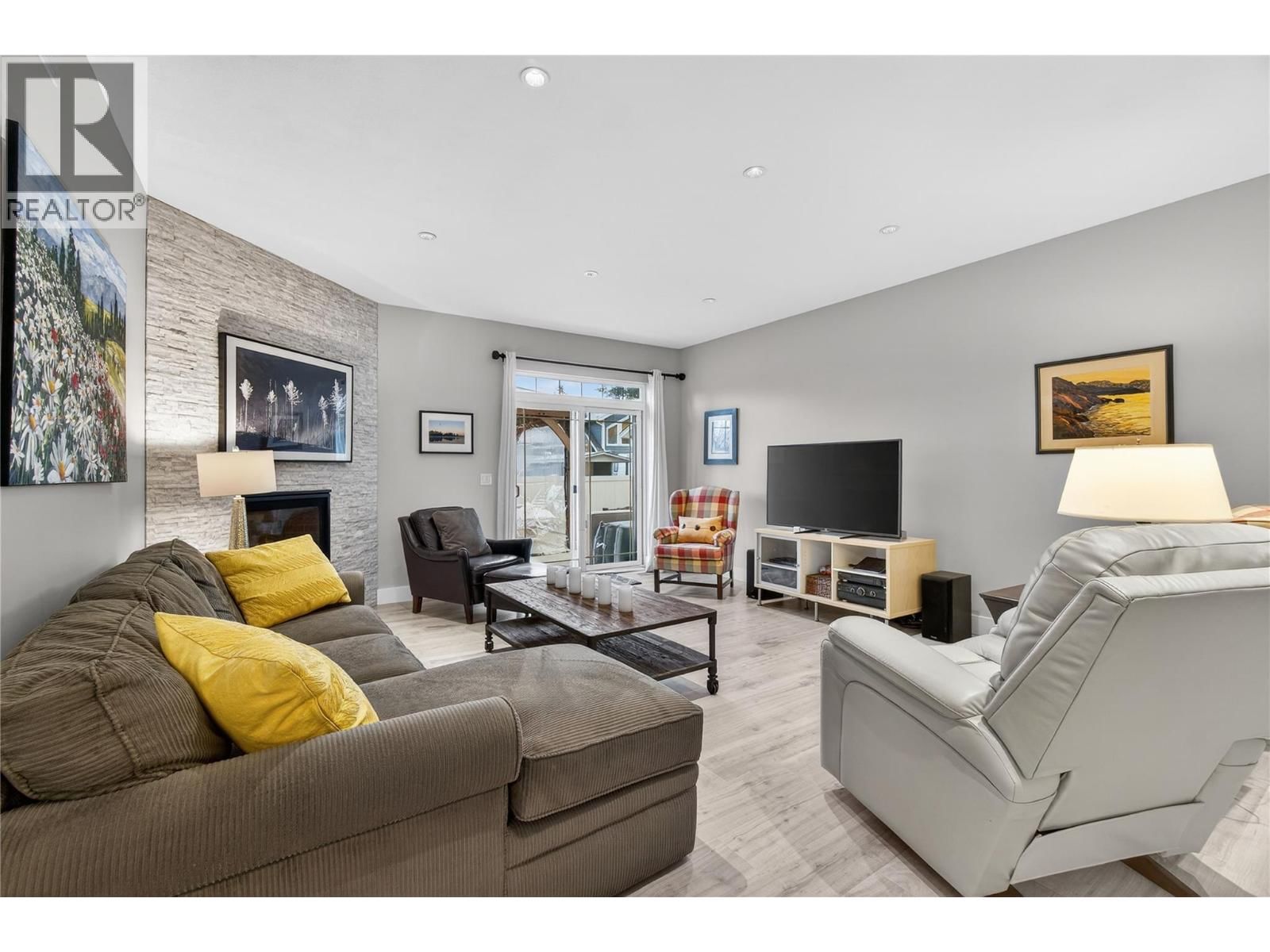 339 HUMMINGBIRD AVENUE Image 21