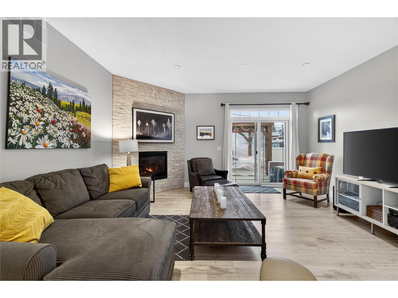 339 HUMMINGBIRD AVENUE Image 22