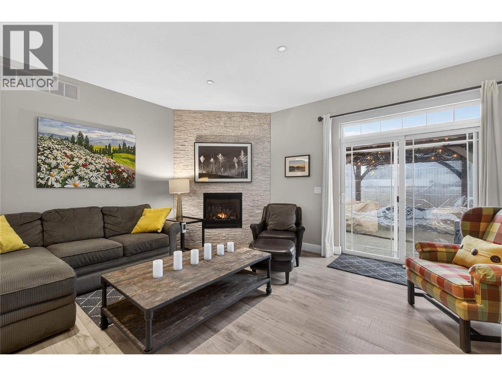 339 HUMMINGBIRD AVENUE Image 23