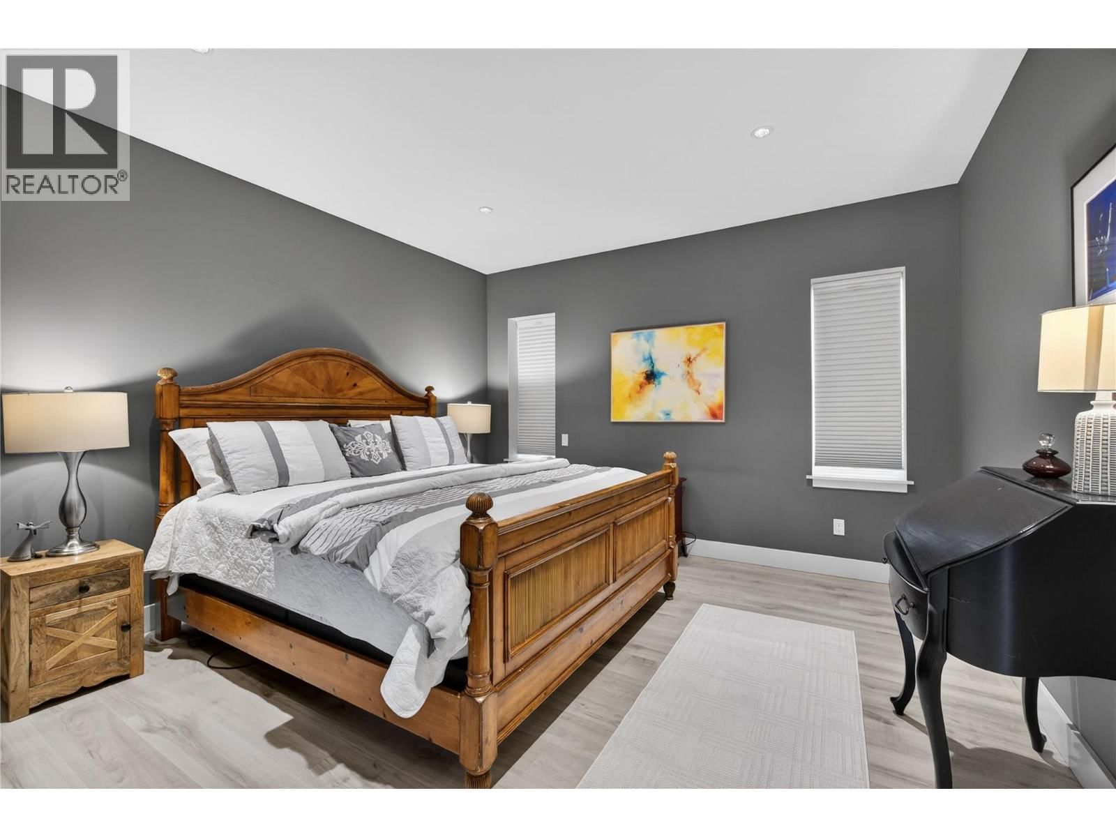 339 HUMMINGBIRD AVENUE Image 24