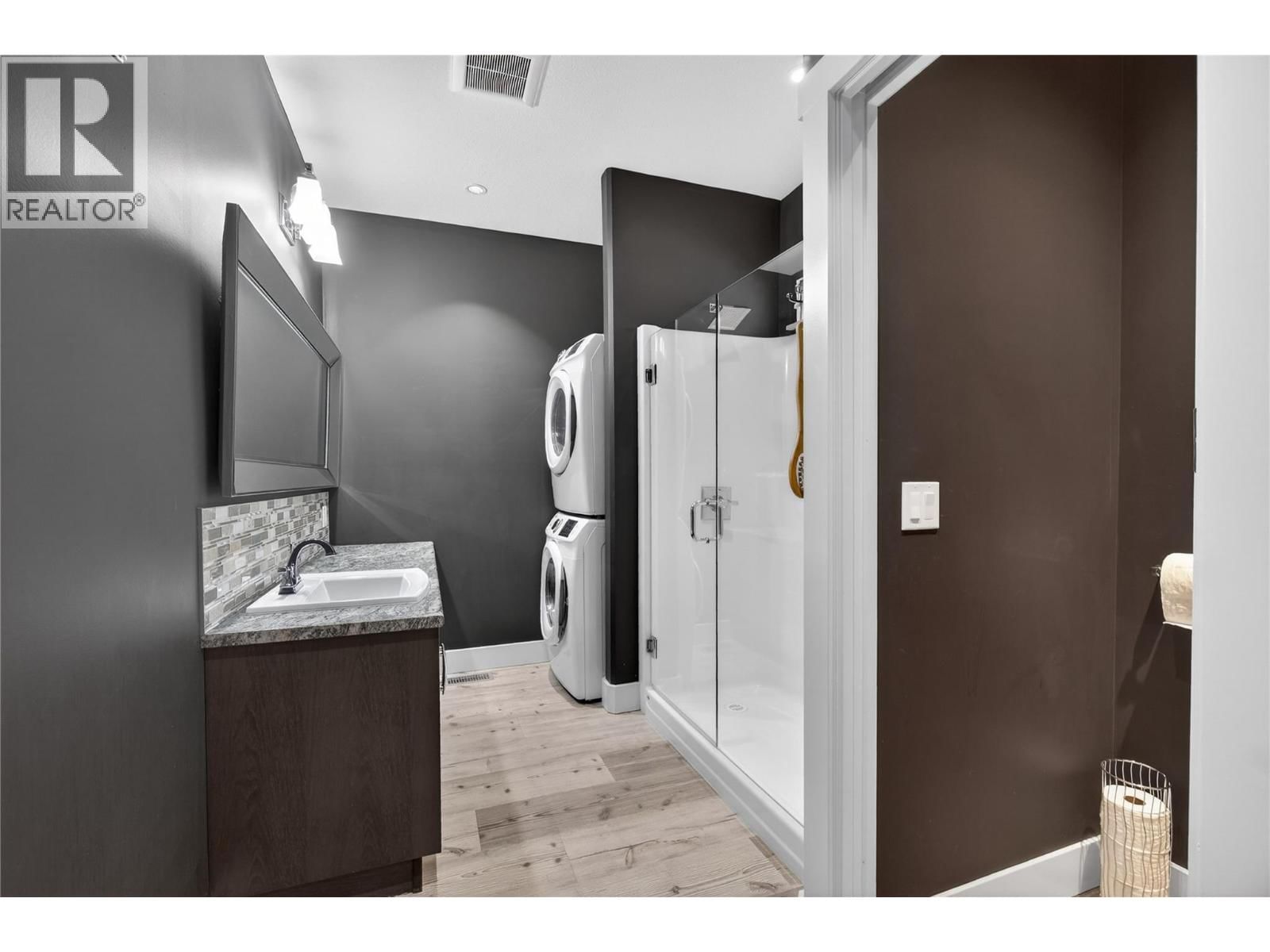 339 HUMMINGBIRD AVENUE Image 30