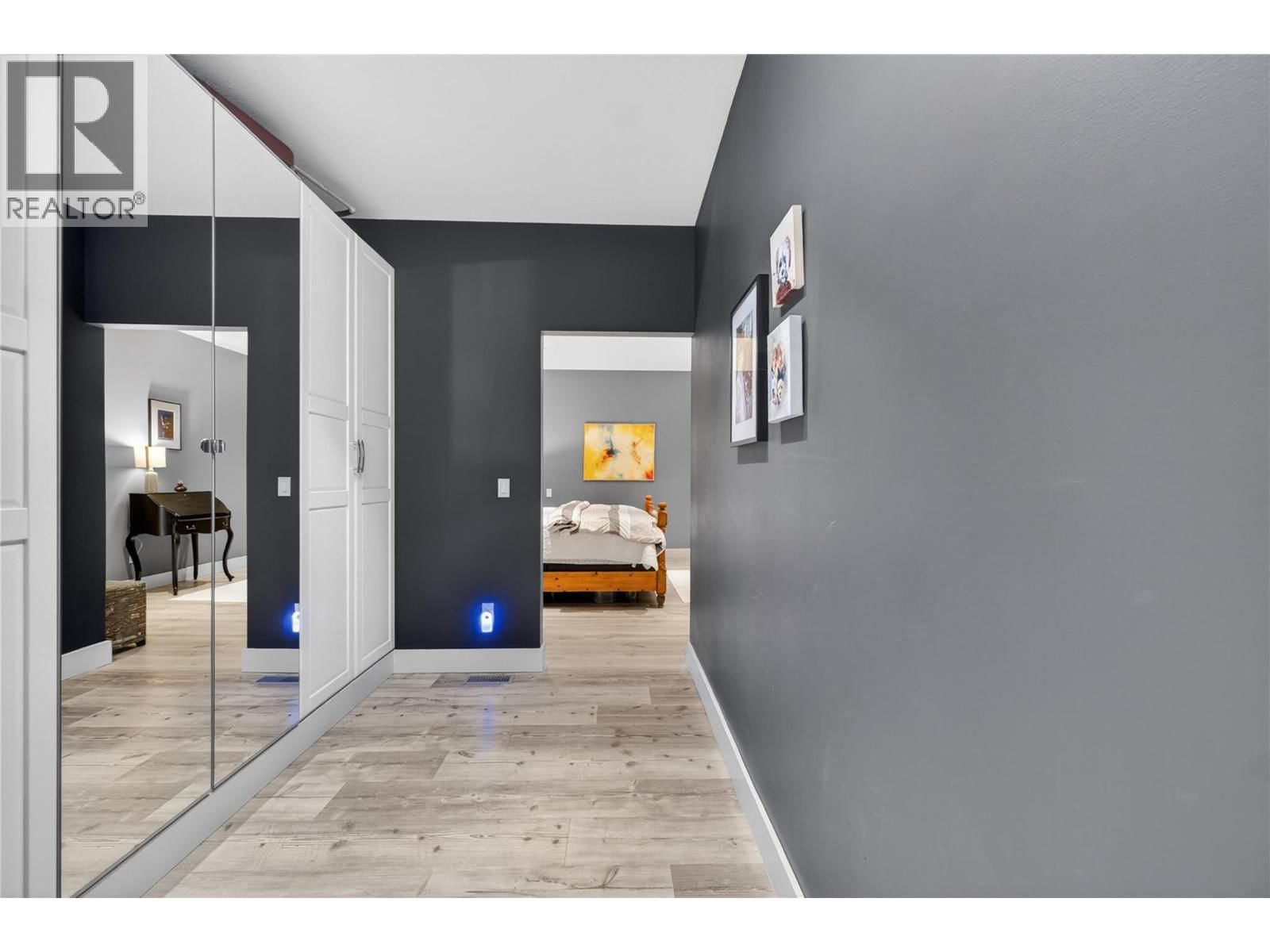 339 HUMMINGBIRD AVENUE Image 32