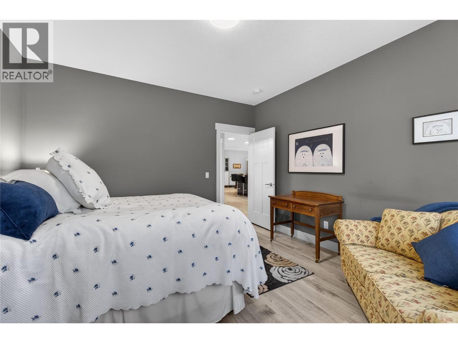 339 HUMMINGBIRD AVENUE Image 36