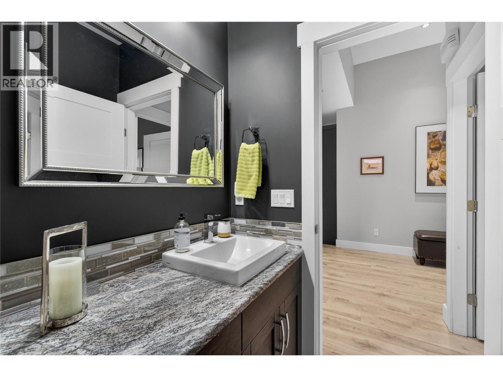 339 HUMMINGBIRD AVENUE Image 38