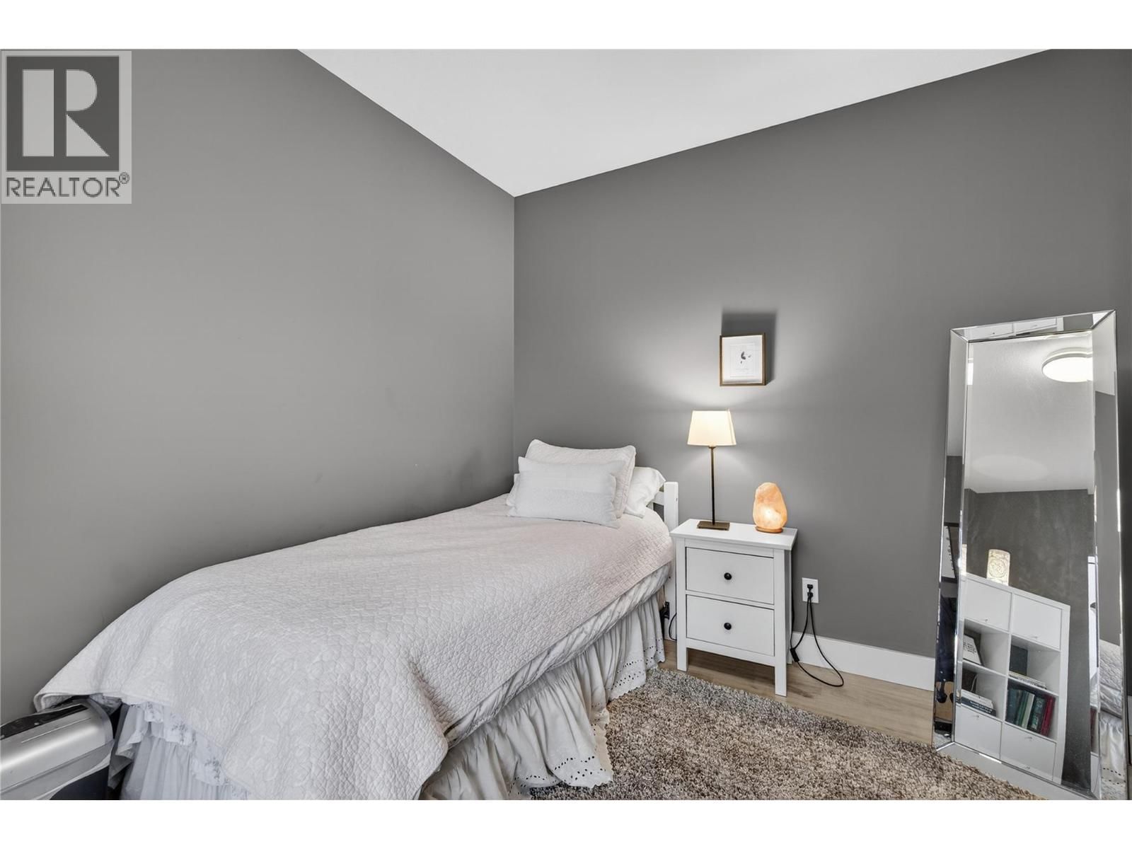 339 HUMMINGBIRD AVENUE Image 40