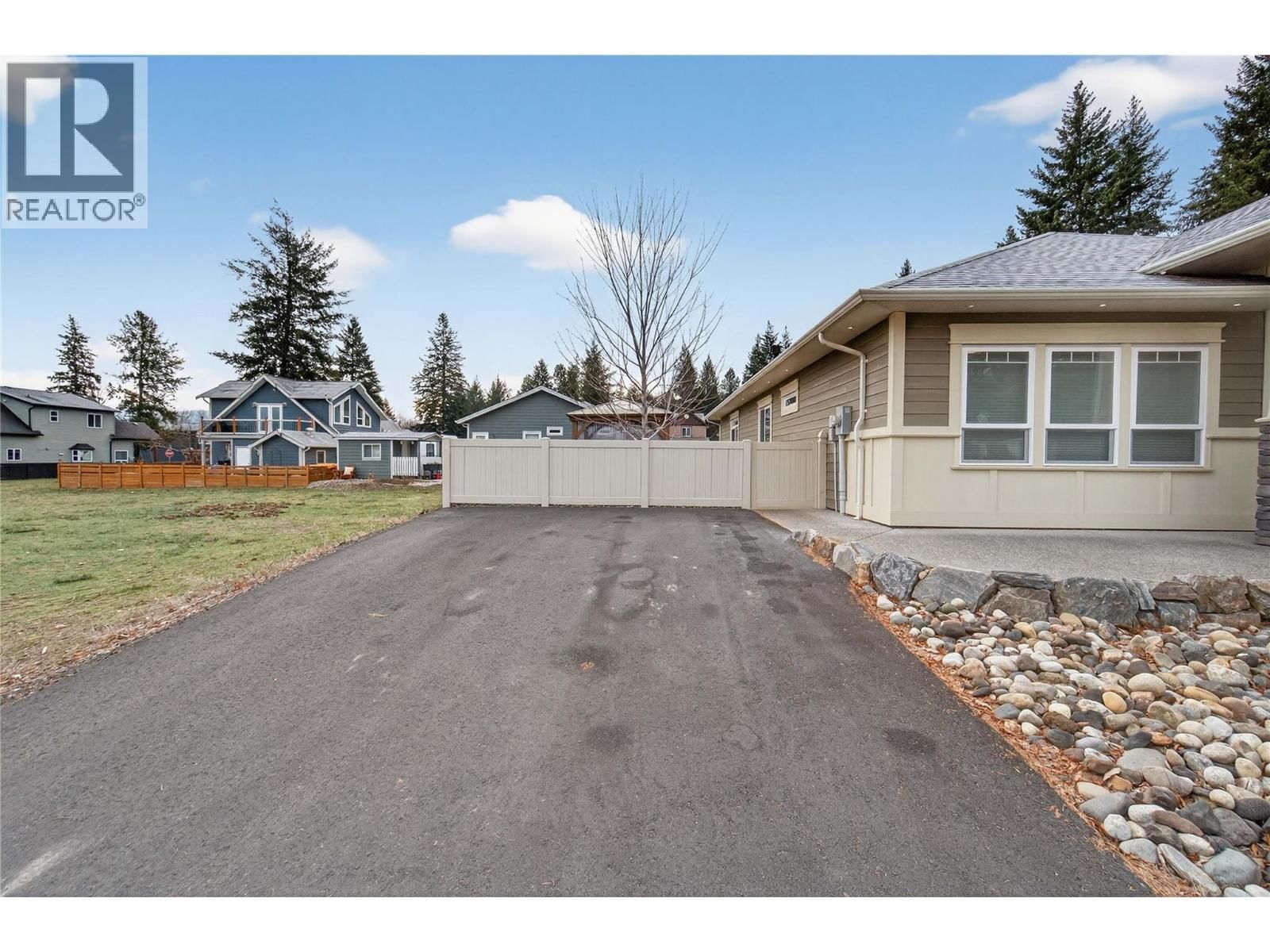 339 HUMMINGBIRD AVENUE Image 50