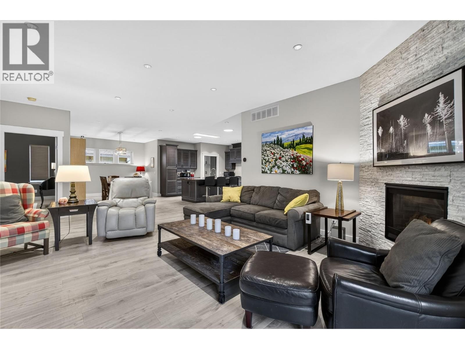 339 HUMMINGBIRD AVENUE Image 6