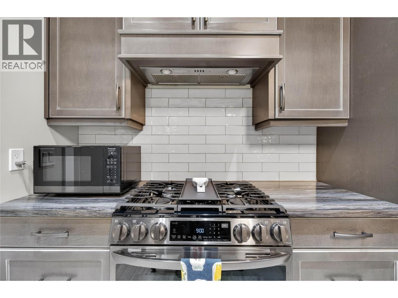 339 HUMMINGBIRD AVENUE Image 9