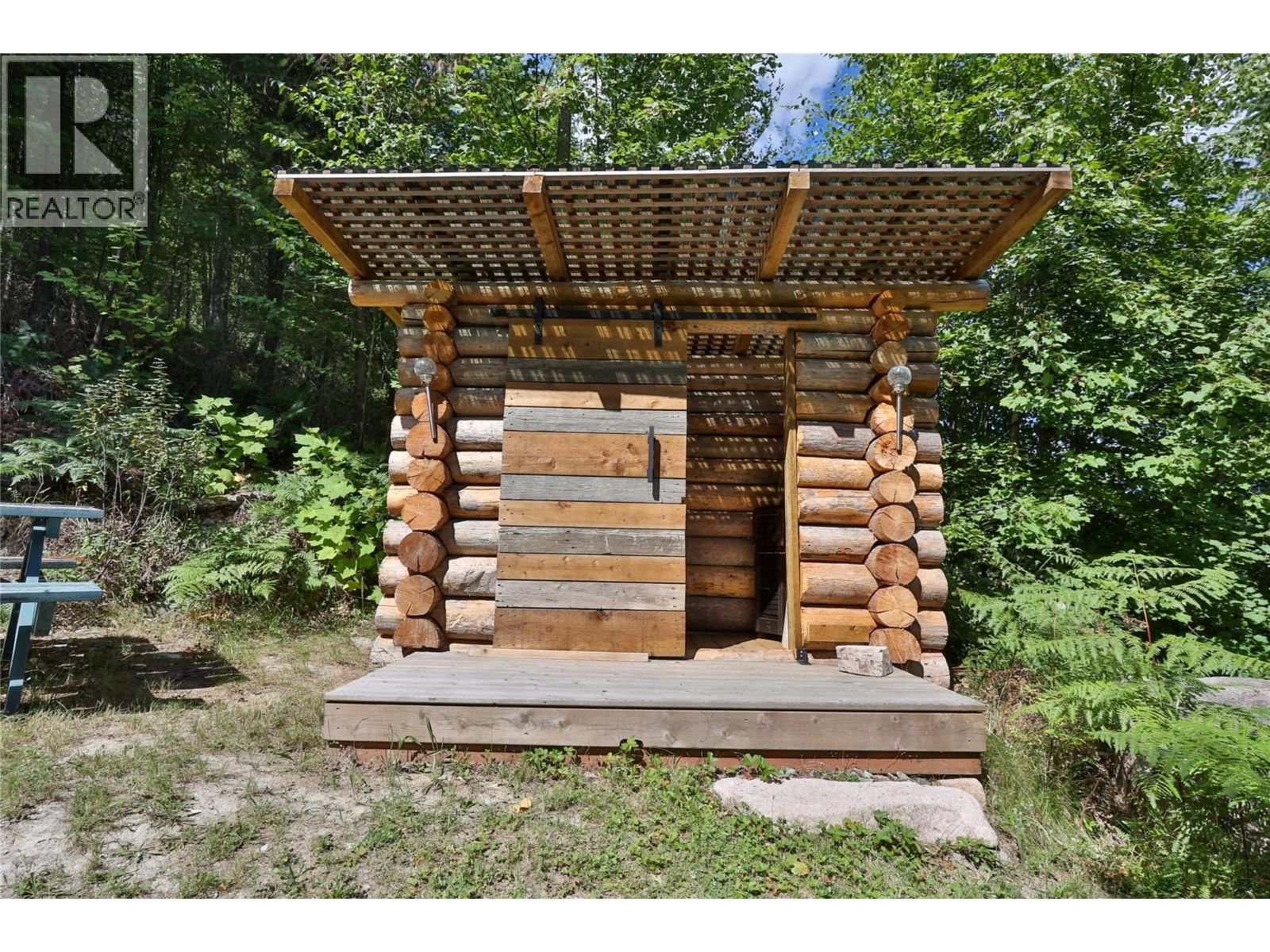 LOWER ARROW LAKE Image 18