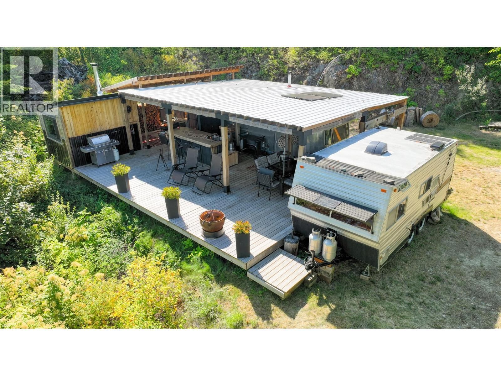 LOWER ARROW LAKE Image 21