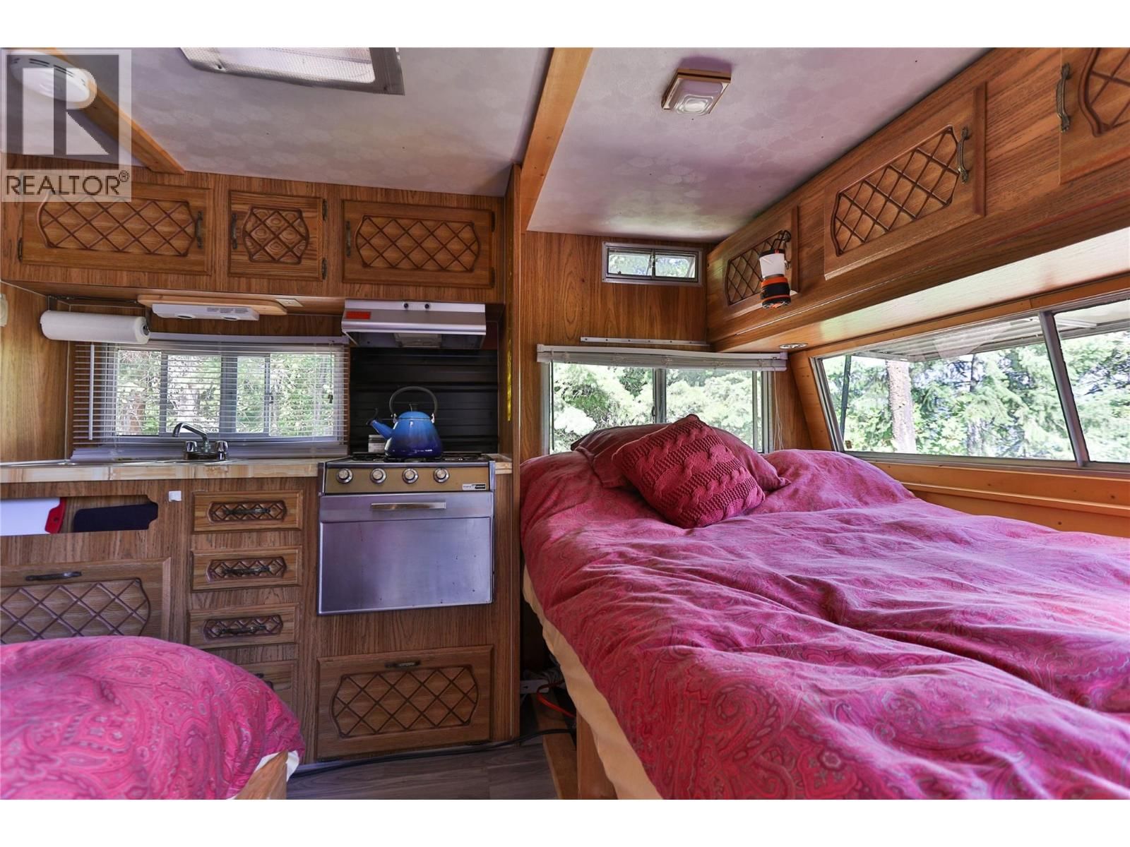 LOWER ARROW LAKE Image 29