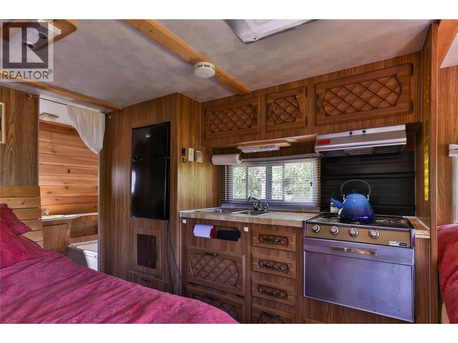 LOWER ARROW LAKE Image 30