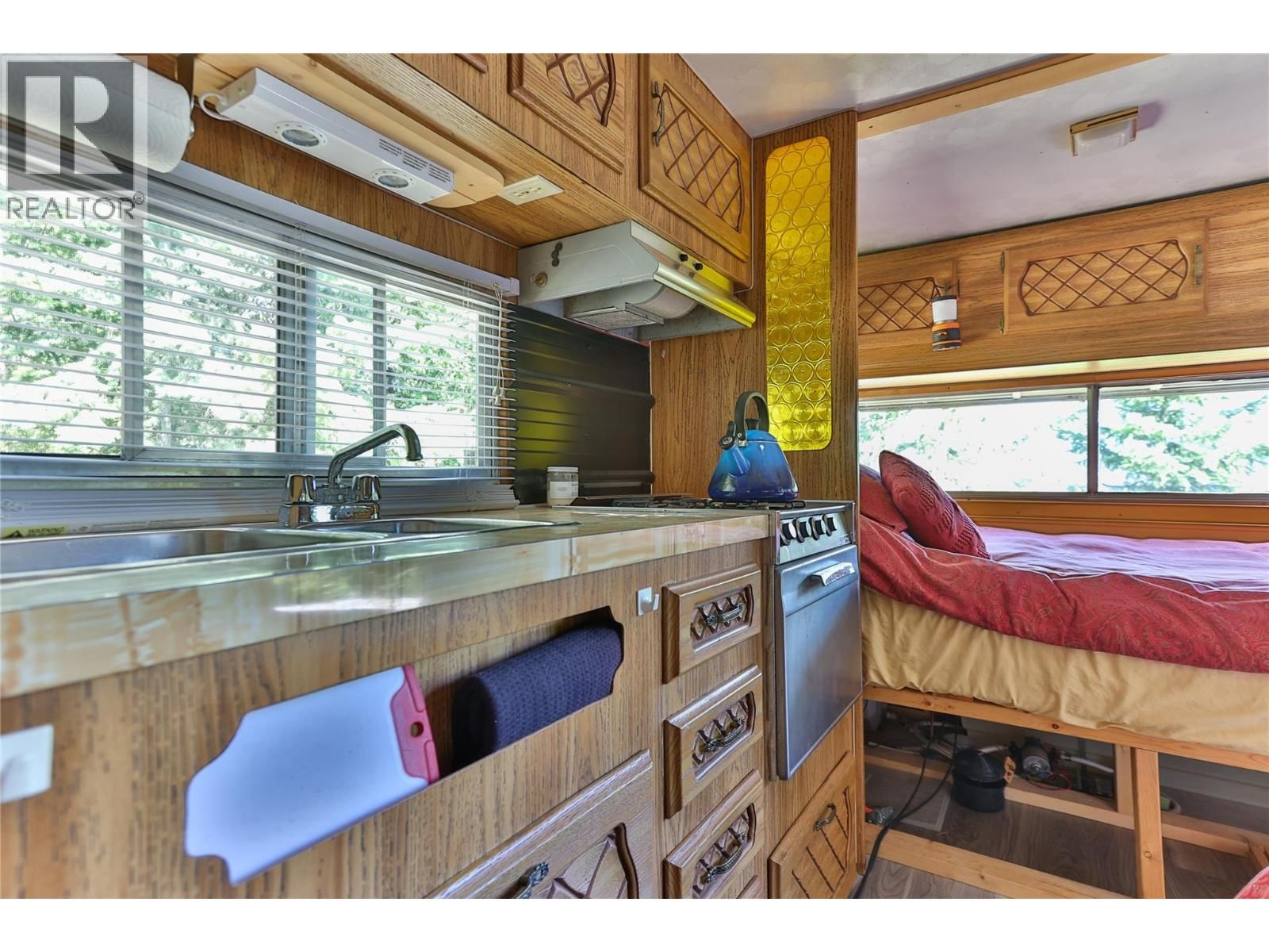 LOWER ARROW LAKE Image 34