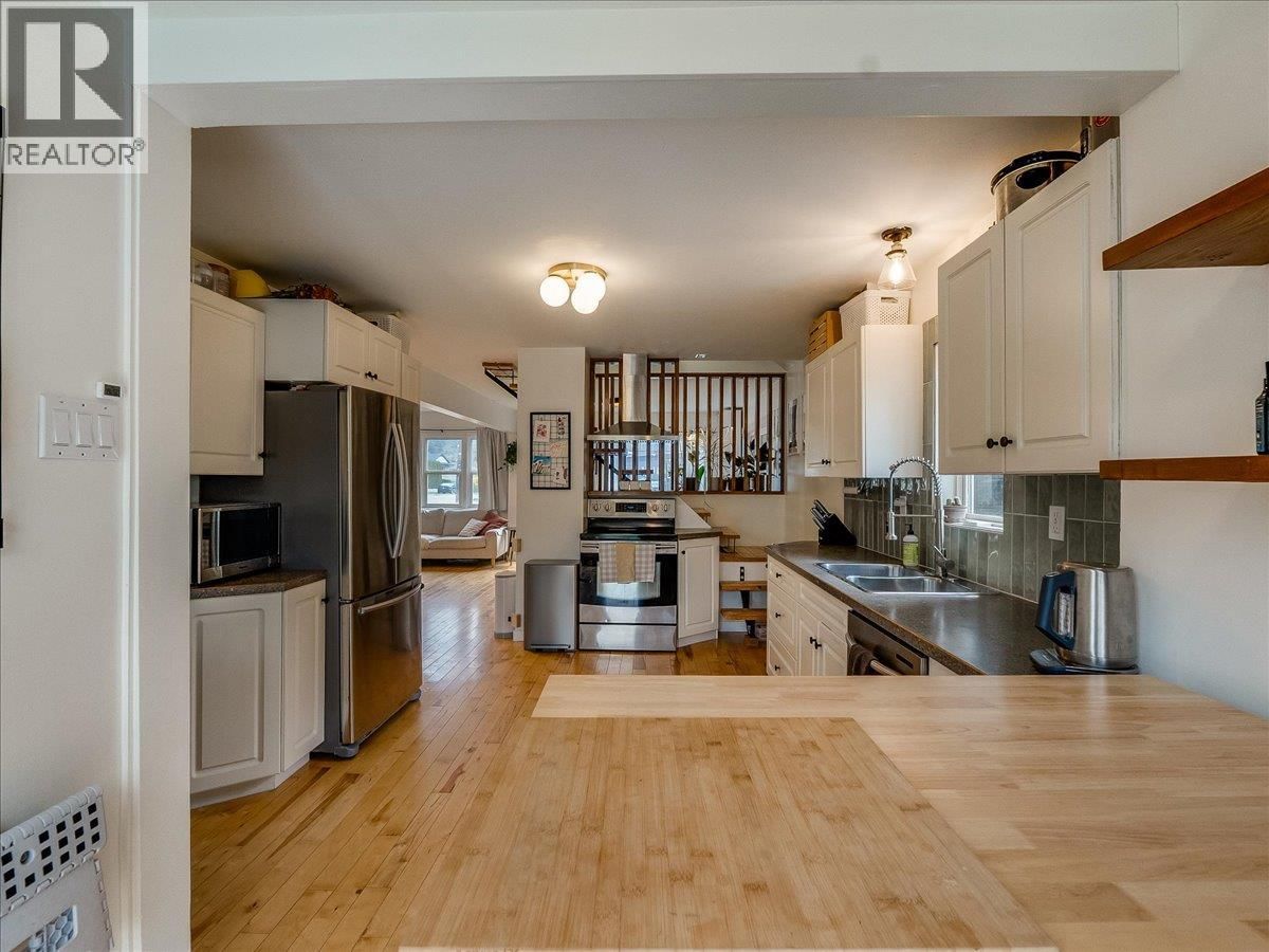 702 6TH STREET Image 10