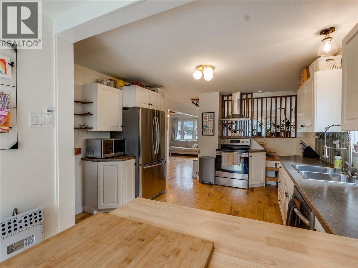 702 6TH STREET Image 11