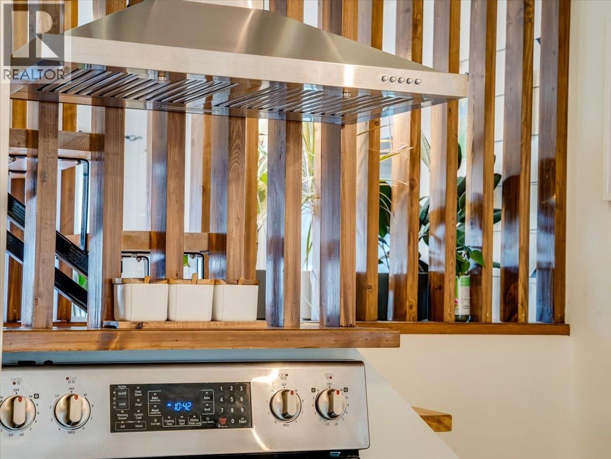 702 6TH STREET Image 12