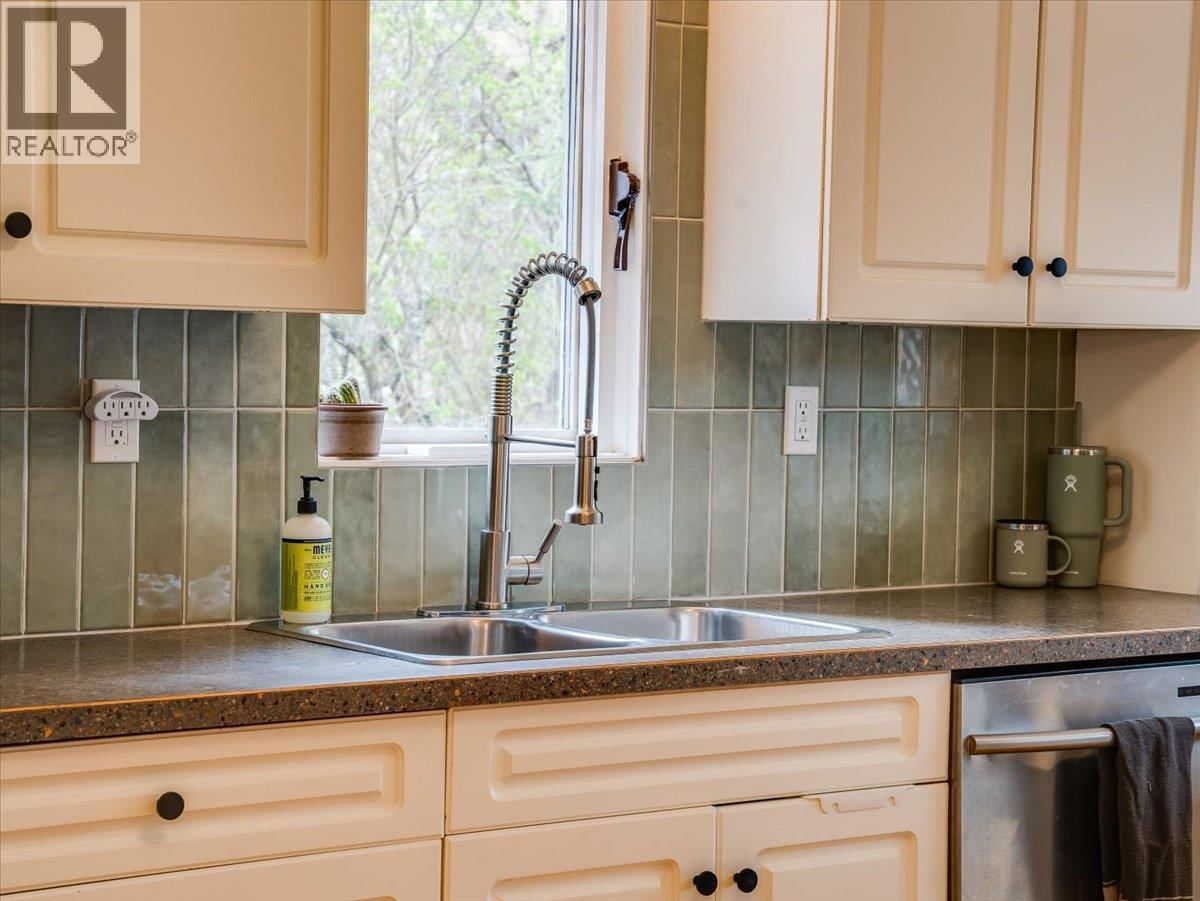 702 6TH STREET Image 15