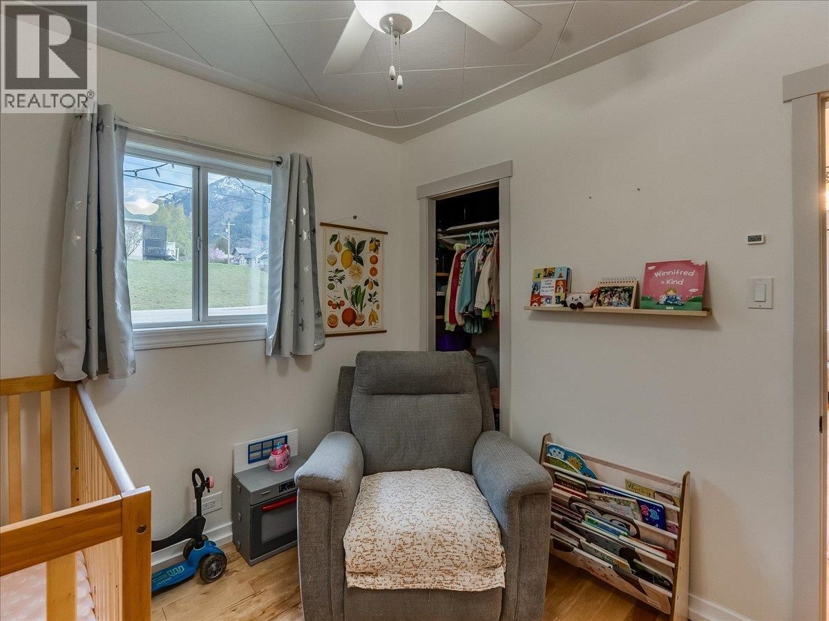 702 6TH STREET Image 19