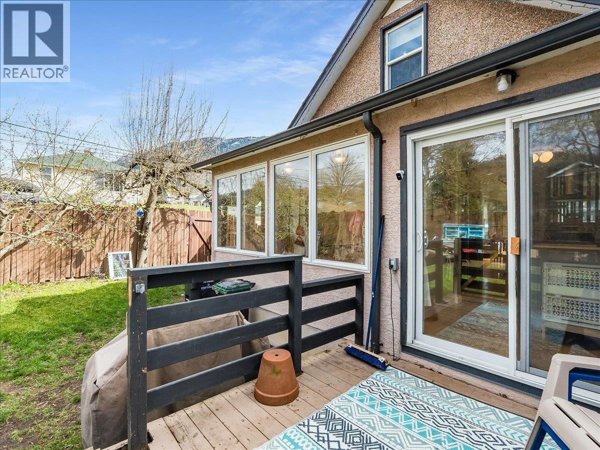 702 6TH STREET Image 3