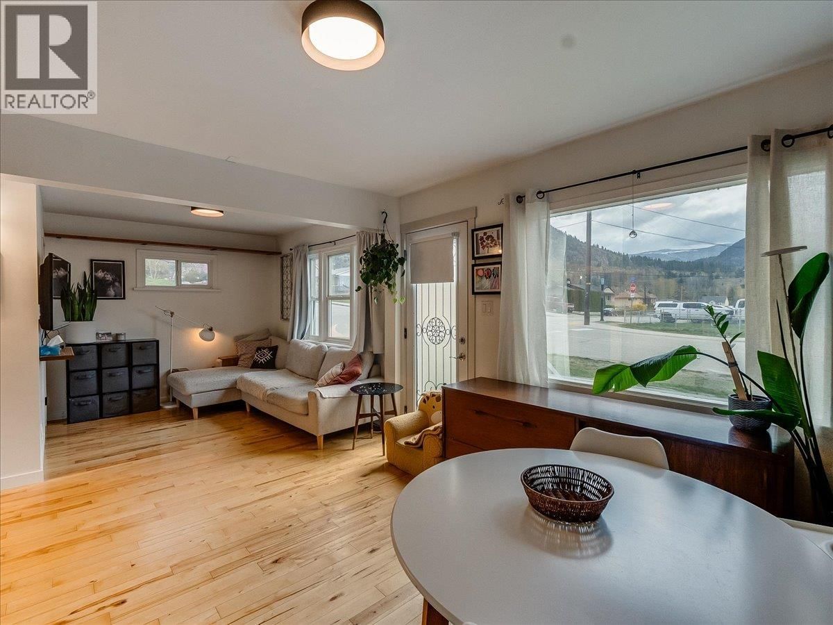 702 6TH STREET Image 30