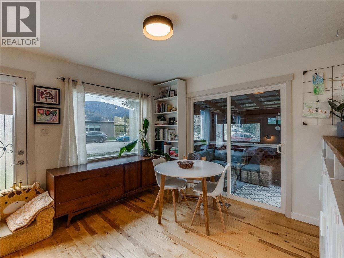 702 6TH STREET Image 31