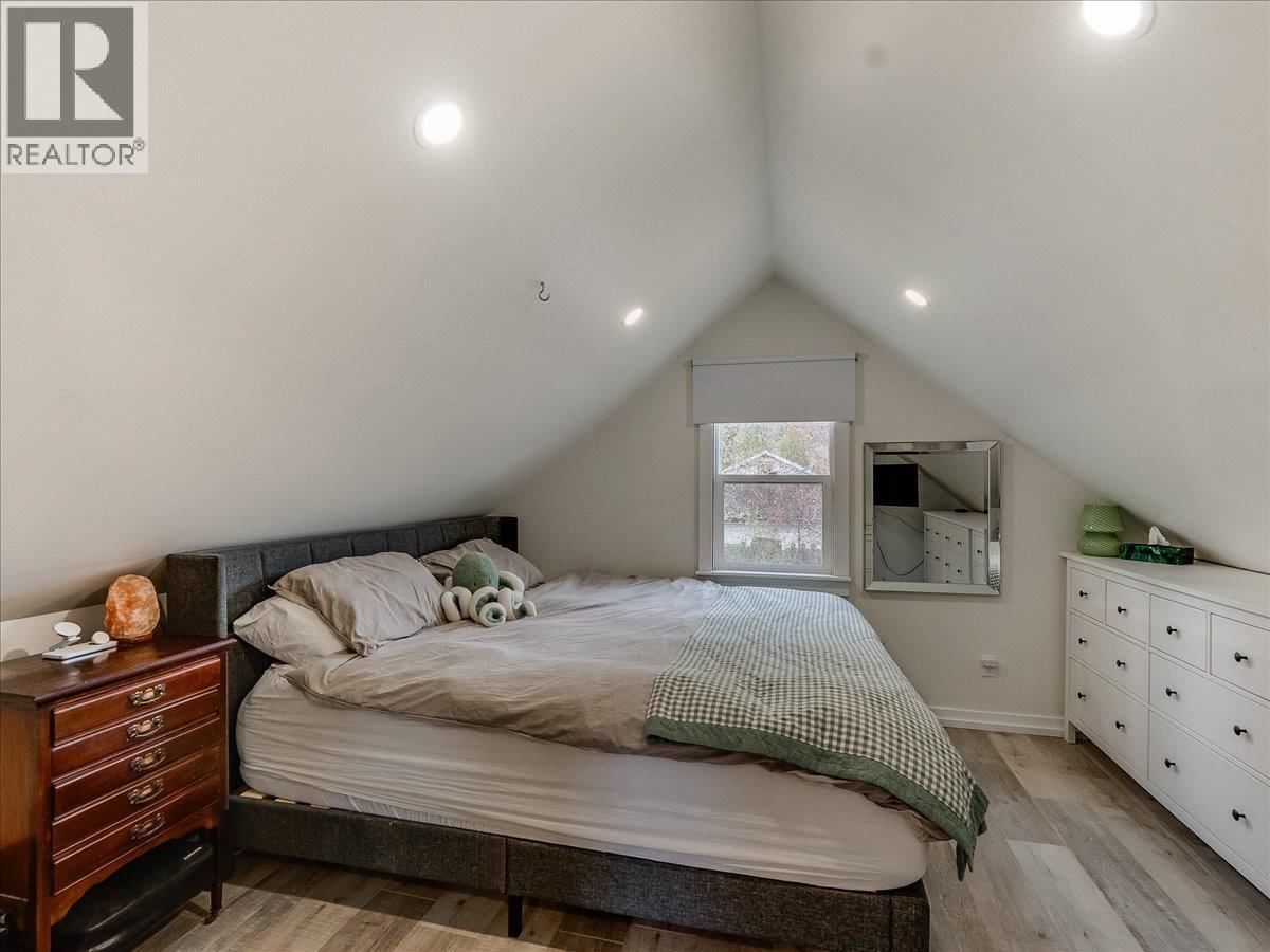 702 6TH STREET Image 36